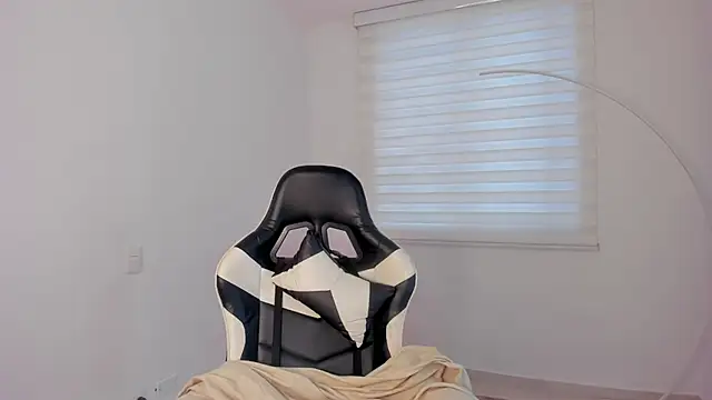 SavannahWildee online show from 06-28-26, 12:00