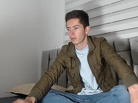 Eliantg online show from 12-12-24, 01:32