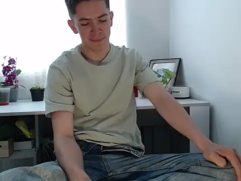 Eliantg online show from 11-15-25, 04:25