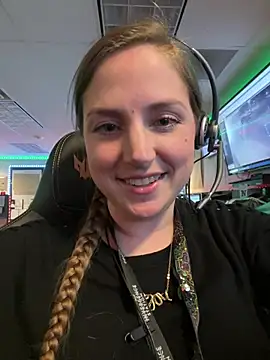 Snapshot of mirannacult chatting on 12-21-24, 12:59 mirannacult online show from 12-21-24, 12:59