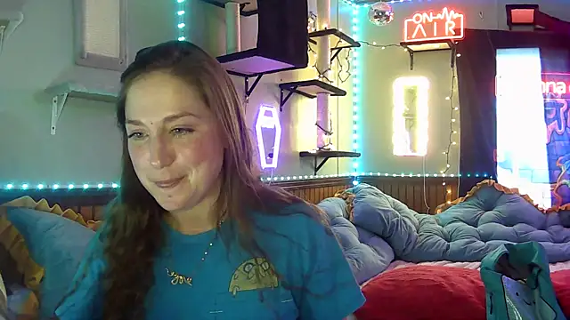 Snapshot of mirannacult chatting on 12-21-24, 08:32 mirannacult online show from 12-21-24, 08:32