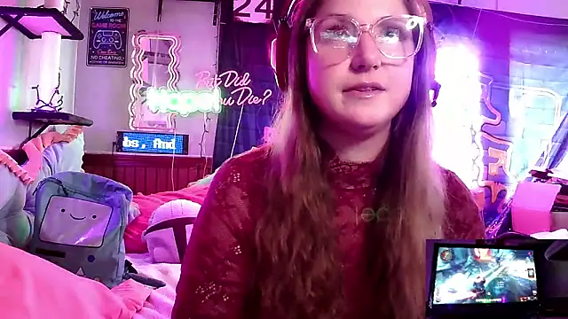 Snapshot of mirannacult chatting on 02-02-25, 06:10 mirannacult online show from 02-02-25, 06:10