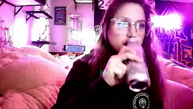 Snapshot of mirannacult chatting on 02-21-25, 06:07 mirannacult online show from 02-21-25, 06:07