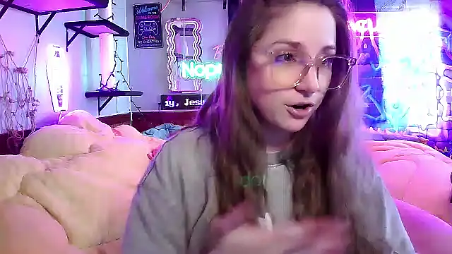 Snapshot of mirannacult chatting on 02-23-25, 04:57 mirannacult online show from 02-23-25, 04:57