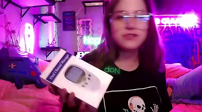 Snapshot of mirannacult chatting on 03-06-25, 10:52 mirannacult online show from 03-06-25, 10:52