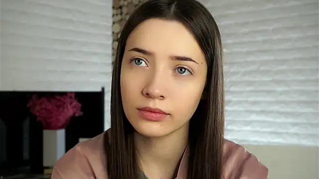 Snapshot of LowOncoming chatting on 01-21-25, 01:18 LowOncoming online show from 01-21-25, 01:18