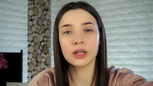 Snapshot of LowOncoming chatting on 01-25-25, 07:17 LowOncoming online show from 01-25-25, 07:17