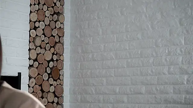 Snapshot of LowOncoming chatting on 02-05-25, 04:37 LowOncoming online show from 02-05-25, 04:37