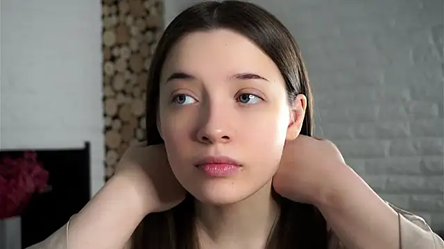 Snapshot of LowOncoming chatting on 02-07-25, 01:25 LowOncoming online show from 02-07-25, 01:25