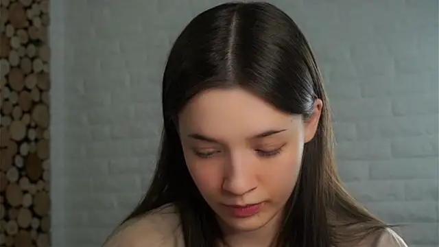 Snapshot of LowOncoming chatting on 02-10-25, 07:47 LowOncoming online show from 02-10-25, 07:47