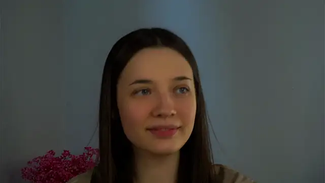 Snapshot of LowOncoming chatting on 02-18-25, 08:38 LowOncoming online show from 02-18-25, 08:38