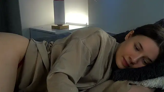 Snapshot of LowOncoming chatting on 02-19-25, 04:23 LowOncoming online show from 02-19-25, 04:23