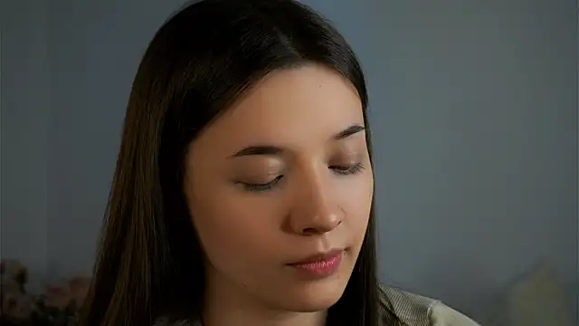 Snapshot of LowOncoming chatting on 03-08-25, 01:17 LowOncoming online show from 03-08-25, 01:17