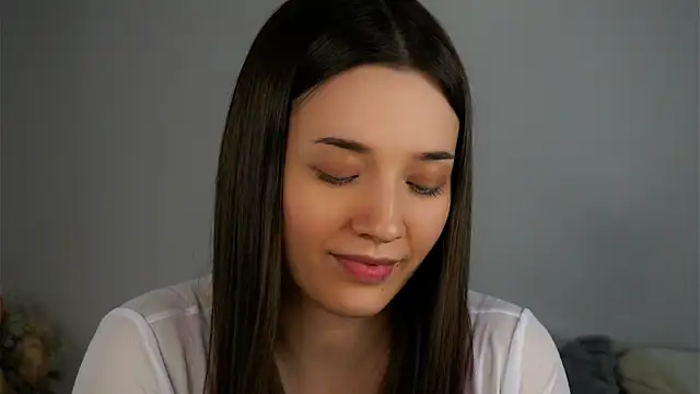 Snapshot of LowOncoming chatting on 03-21-25, 12:28 LowOncoming online show from 03-21-25, 12:28