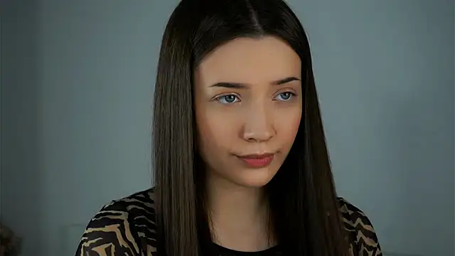 Snapshot of LowOncoming chatting on 03-22-25, 01:11 LowOncoming online show from 03-22-25, 01:11