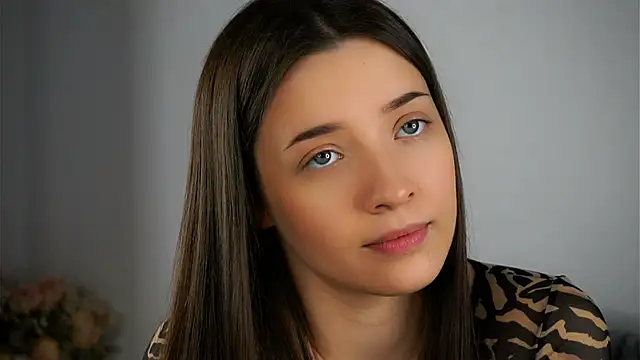 Snapshot of LowOncoming chatting on 03-22-25, 04:14 LowOncoming online show from 03-22-25, 04:14