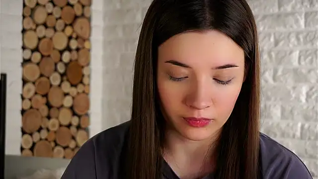 Snapshot of LowOncoming chatting on 09-29-25, 01:22 LowOncoming online show from 09-29-25, 01:22