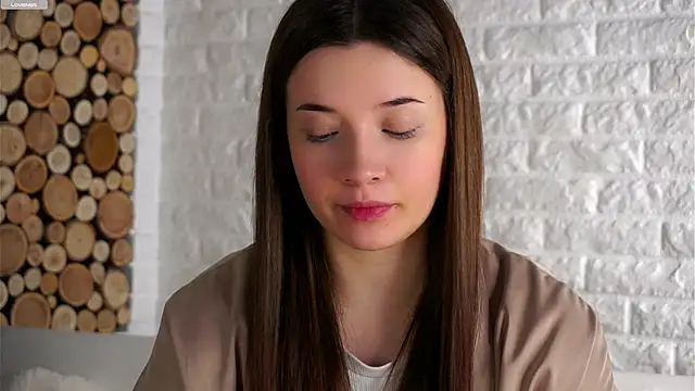 Snapshot of LowOncoming chatting on 10-04-25, 01:36 LowOncoming online show from 10-04-25, 01:36