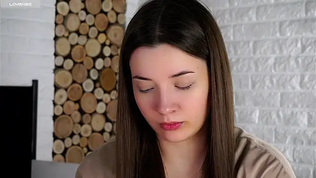 Snapshot of LowOncoming chatting on 10-24-25, 02:30 LowOncoming online show from 10-24-25, 02:30