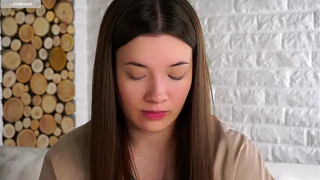 Snapshot of LowOncoming chatting on 11-02-25, 02:03 LowOncoming online show from 11-02-25, 02:03