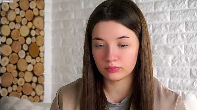 Snapshot of LowOncoming chatting on 11-05-25, 02:11 LowOncoming online show from 11-05-25, 02:11