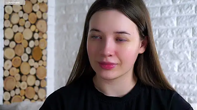 Snapshot of LowOncoming chatting on 11-15-25, 02:09 LowOncoming online show from 11-15-25, 02:09