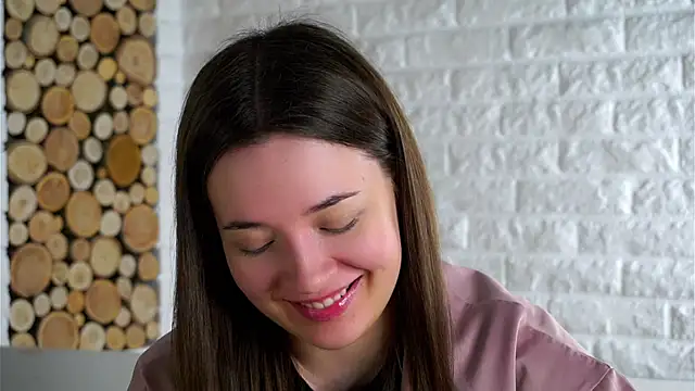 Snapshot of LowOncoming chatting on 11-28-25, 02:14 LowOncoming online show from 11-28-25, 02:14