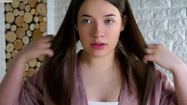 Snapshot of LowOncoming chatting on 12-15-25, 02:05 LowOncoming online show from 12-15-25, 02:05