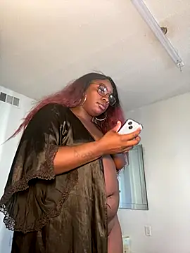 Snapshot of LillShayy chatting on 10-12-25, 03:00 LillShayy online show from 10-12-25, 03:00