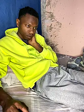 Snapshot of fireboyafrica chatting on 11-07-25, 12:21 fireboyafrica online show from 11-07-25, 12:21