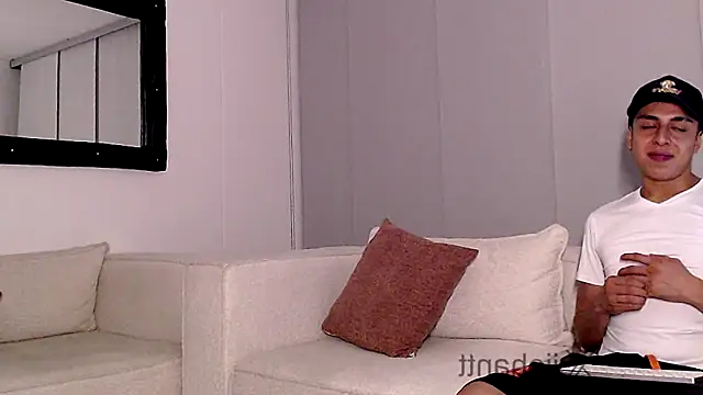 Snapshot of pipeynick chatting on 02-10-26, 01:10 pipeynick online show from 02-10-26, 01:10