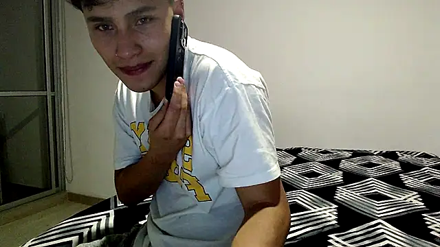 Snapshot of pipeynick chatting on 02-25-26, 02:21 pipeynick online show from 02-25-26, 02:21