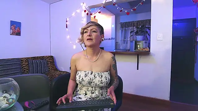 Maria fernandaxxx  online show from 02-21-25, 12:27