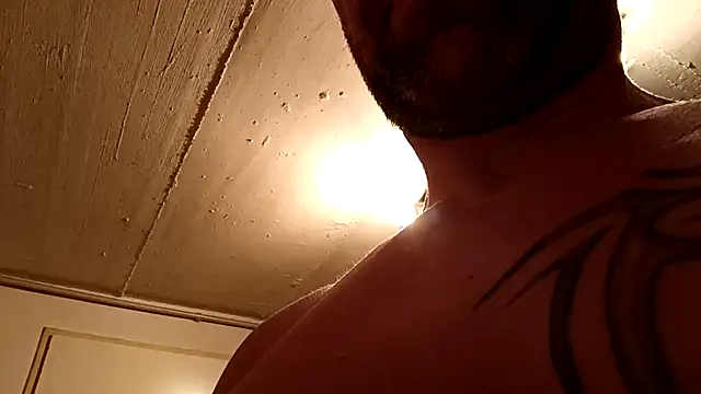 Snapshot of Timbojan28 chatting on 03-08-26, 07:39 Timbojan28 online show from 03-08-26, 07:39