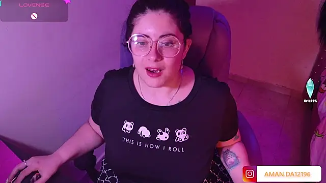 Snapshot of Azamy-12 chatting on 10-11-25, 06:34 Azamy-12 online show from 10-11-25, 06:34