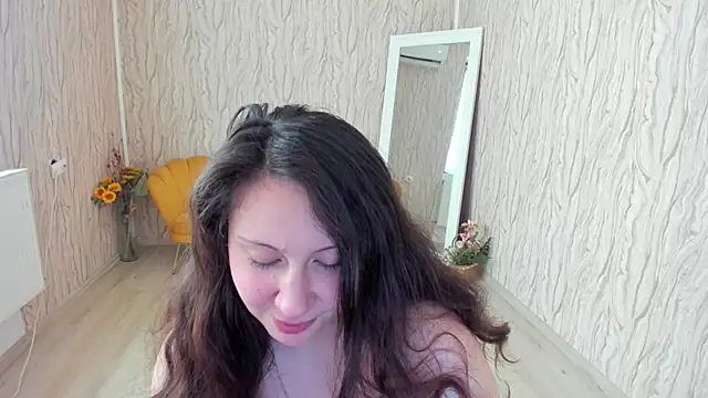 Snapshot of AishaRouhi chatting on 02-05-25, 09:25 AishaRouhi online show from 02-05-25, 09:25