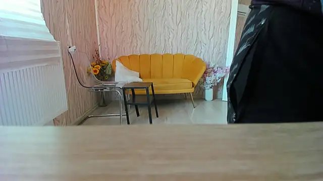 Snapshot of AishaRouhi chatting on 02-14-25, 05:19 AishaRouhi online show from 02-14-25, 05:19