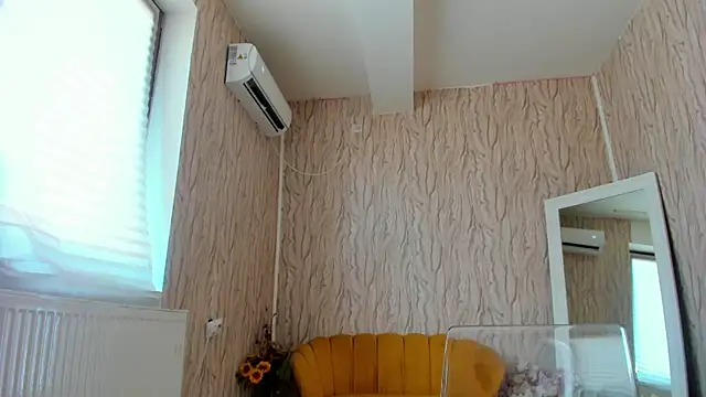 Snapshot of AishaRouhi chatting on 03-10-25, 06:38 AishaRouhi online show from 03-10-25, 06:38