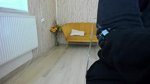 Snapshot of AishaRouhi chatting on 03-13-25, 05:11 AishaRouhi online show from 03-13-25, 05:11