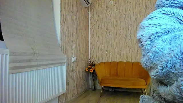 Snapshot of AishaRouhi chatting on 03-21-25, 03:22 AishaRouhi online show from 03-21-25, 03:22