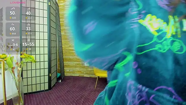 Snapshot of AishaRouhi chatting on 10-28-25, 04:49 AishaRouhi online show from 10-28-25, 04:49