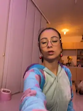 juanasnz99 online show from 12-25-24, 05:05