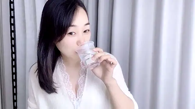 cloud8822 online show from 10-08-25, 02:25