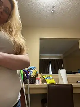 Lalalynn online show from 04-11-26, 09:30