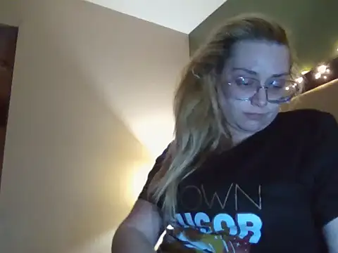 Lalalynn online show from 04-12-26, 10:42