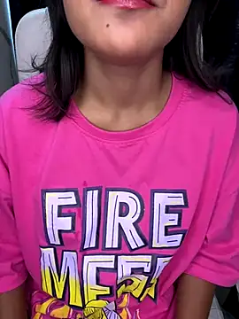 LeisyXO online show from 12-05-24, 01:47