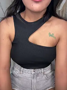 LeisyXO online show from 01-31-25, 06:57