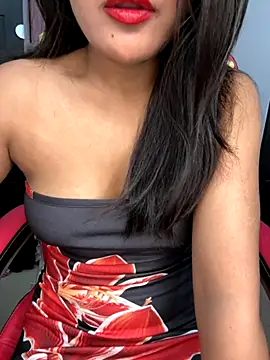 LeisyXO online show from 10-10-25, 08:19