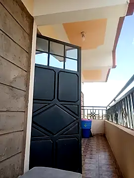 Snapshot of Queenshaz01 chatting on 01-09-25, 11:36 Queenshaz01 online show from 01-09-25, 11:36