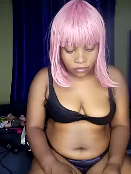 Snapshot of Queenshaz01 chatting on 01-12-25, 11:28 Queenshaz01 online show from 01-12-25, 11:28